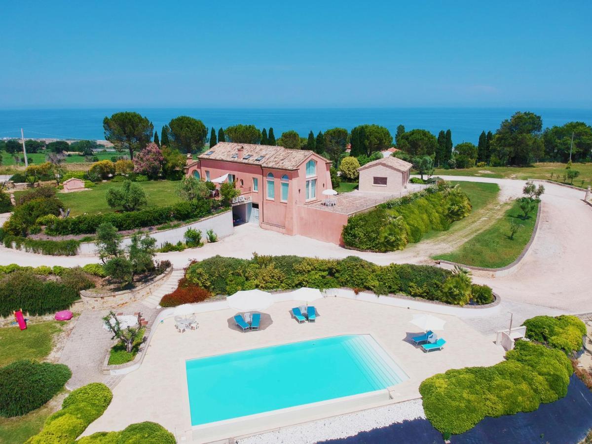 Nontiscordardime B&B Villa Agriturismo Civitanova Marche Exteriör bild