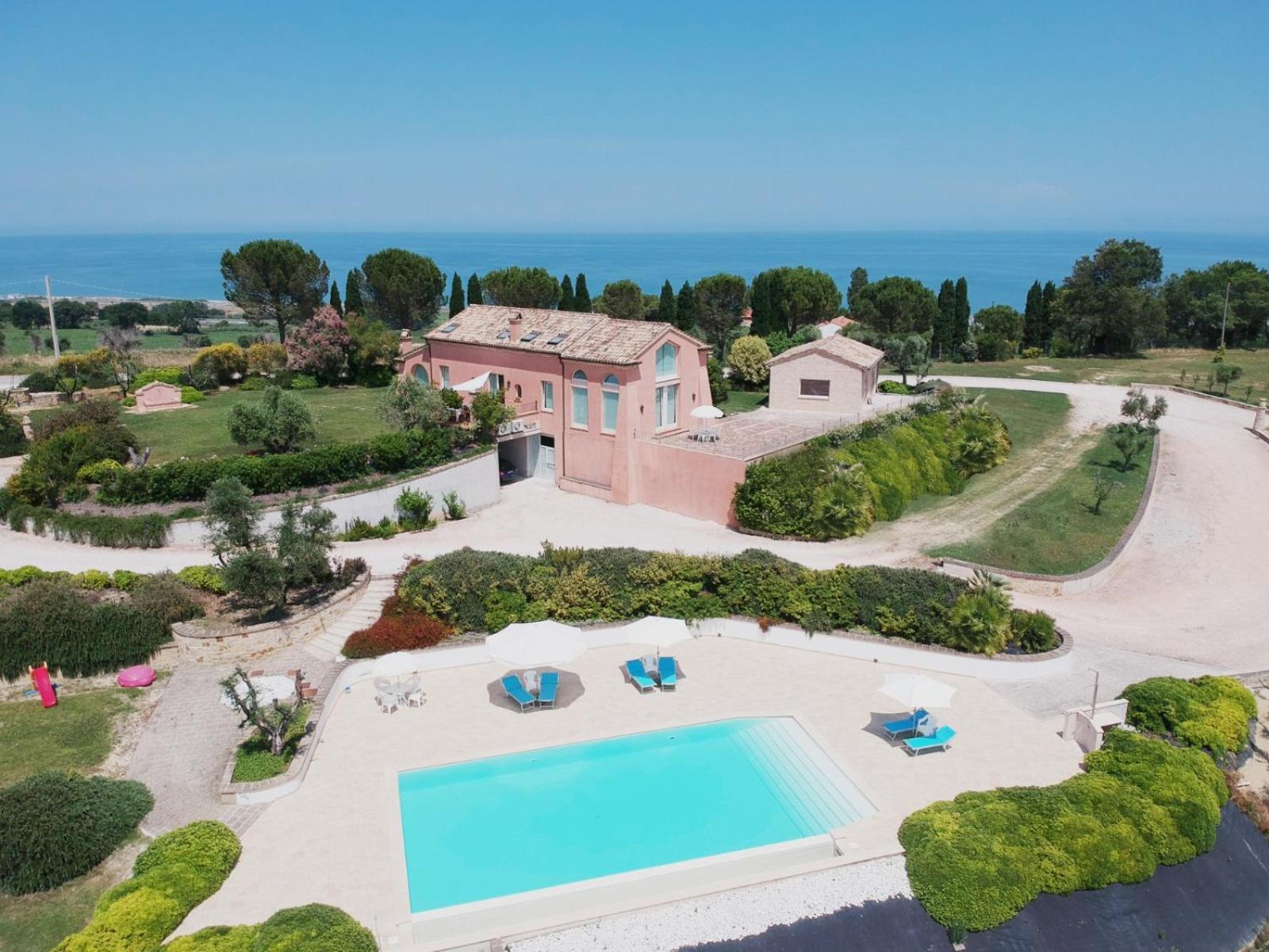 Nontiscordardime B&B Villa Agriturismo Civitanova Marche Exteriör bild