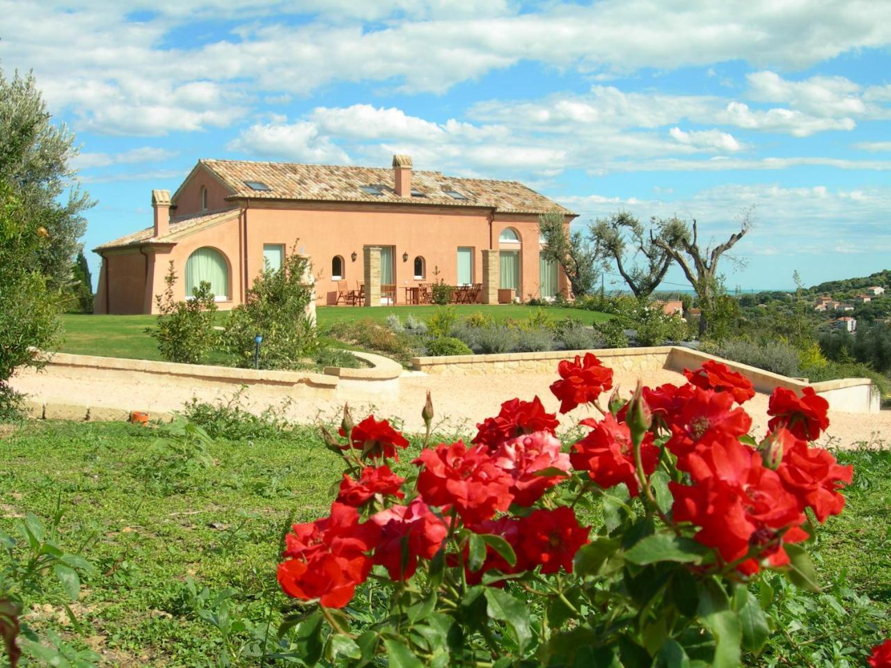 Nontiscordardime B&B Villa Agriturismo Civitanova Marche Exteriör bild